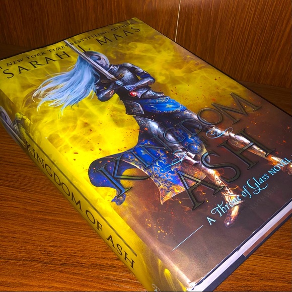 SOLD!! Sarah J Maas Kingdom of Ash (Book 7) HC - Picture 2 of 7